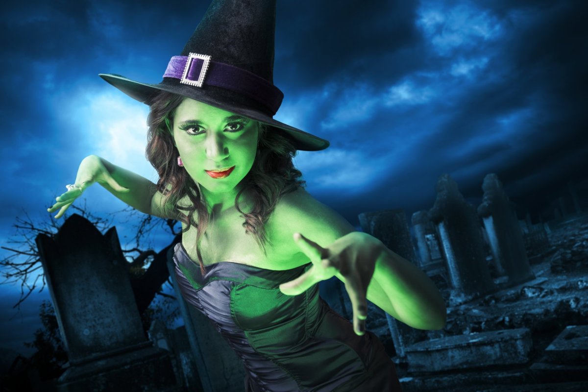 Ведьма на Хэллоуин