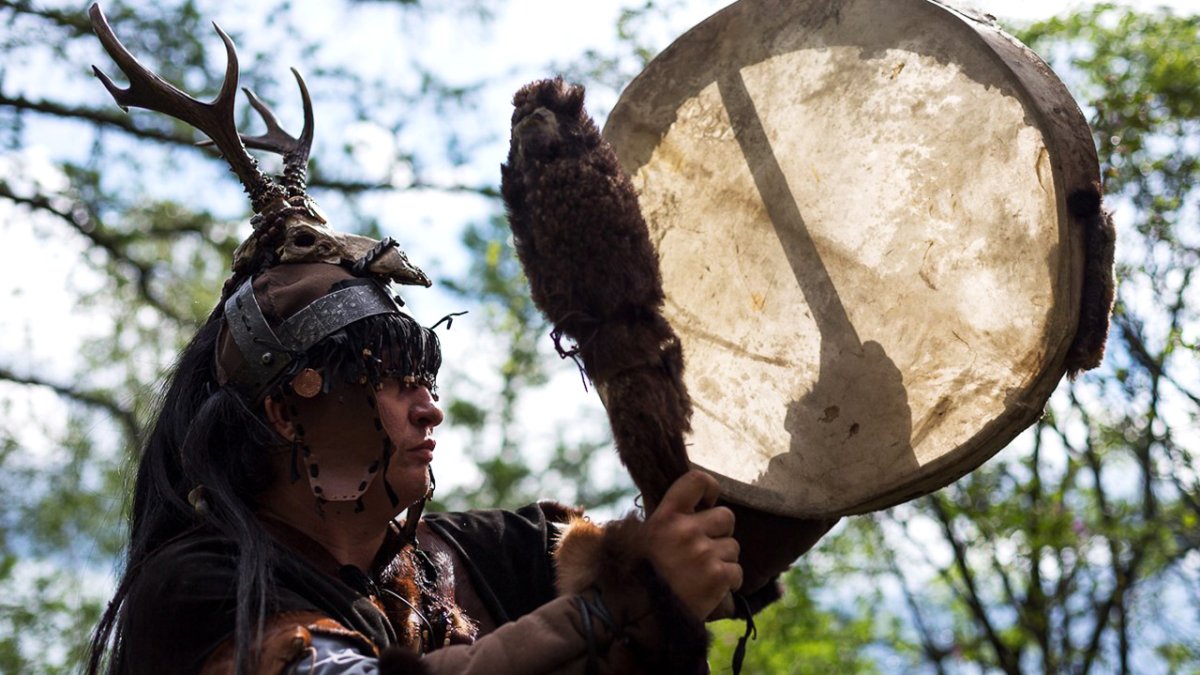 Шаманский бубен камлание Якутия