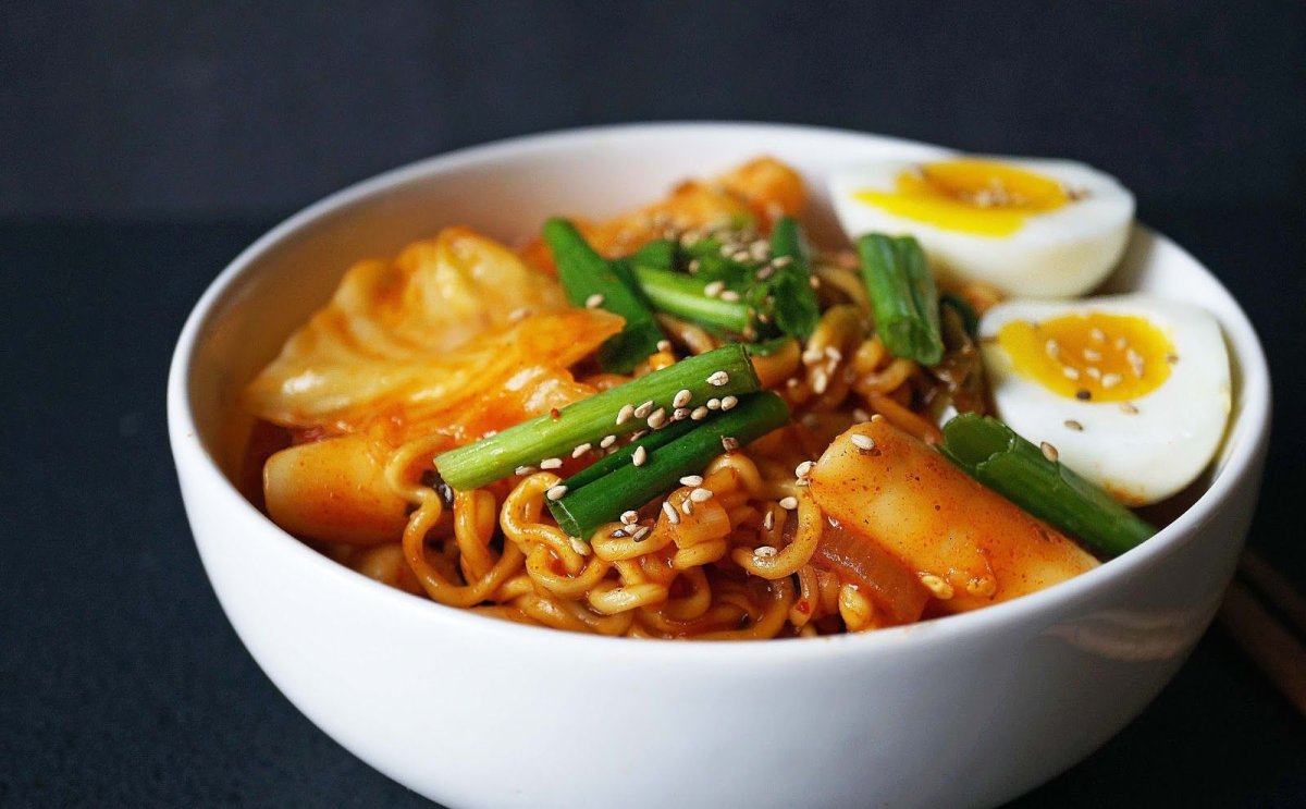 Корейская еда рамён