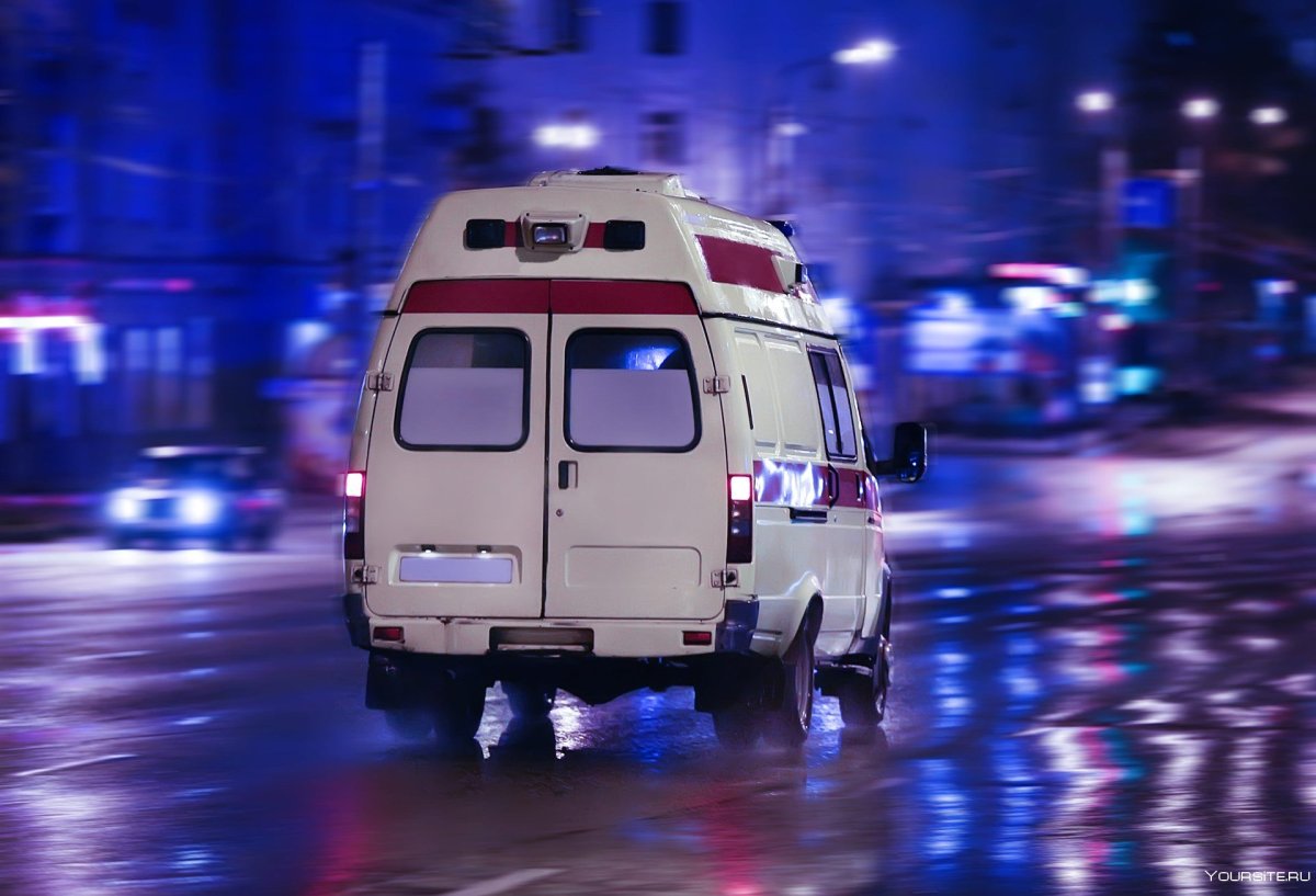 Скорая помощь едет