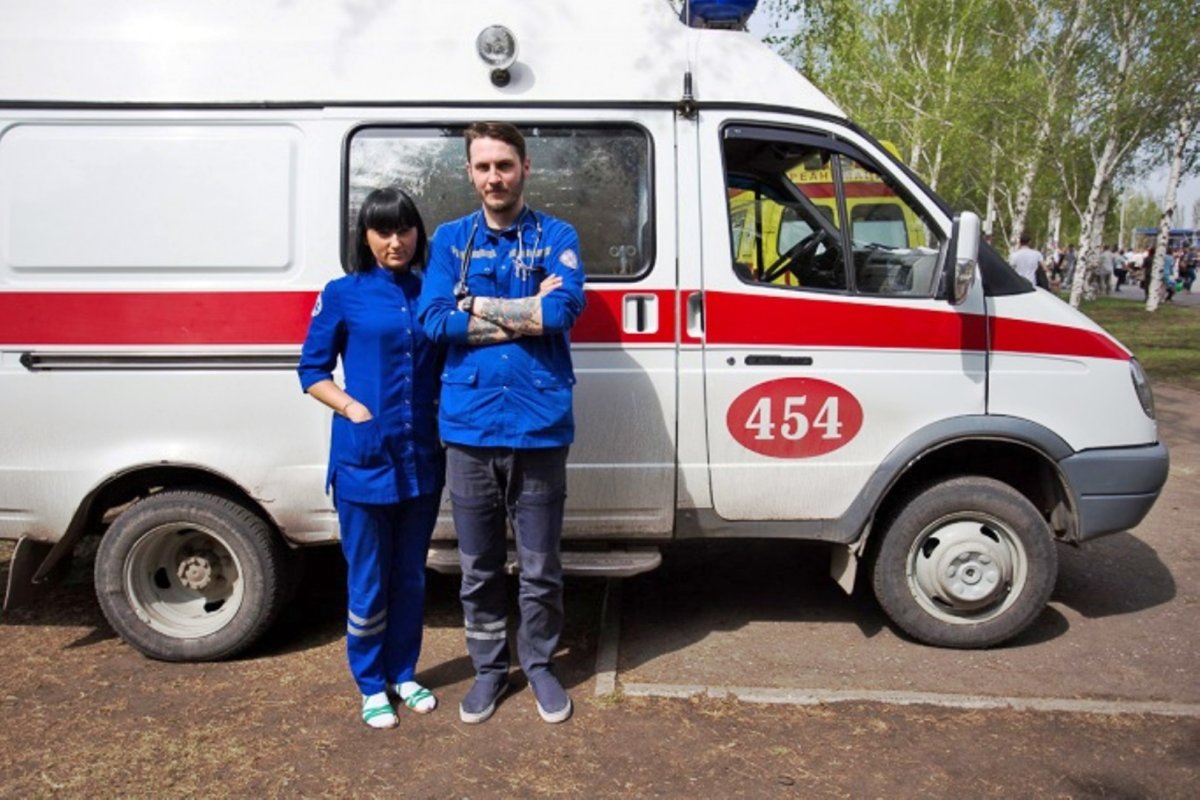 Работники скорой помощи