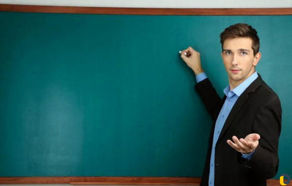 Человек у доски