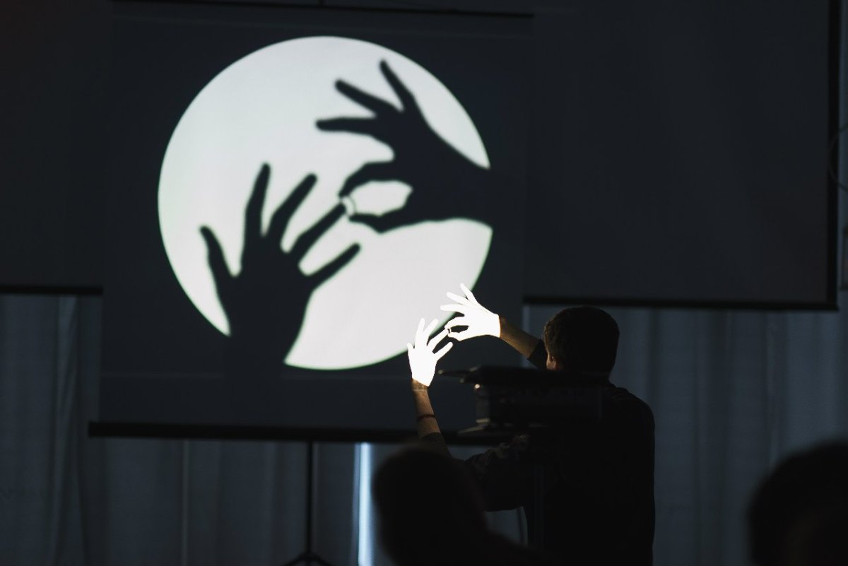 Ручной теневой театр