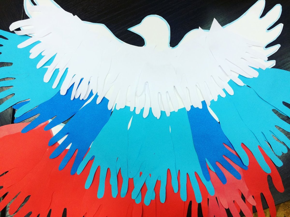 Голубь из ладошки