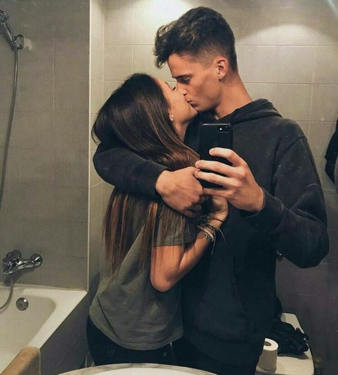 Фотосессия пары в спортивном стиле