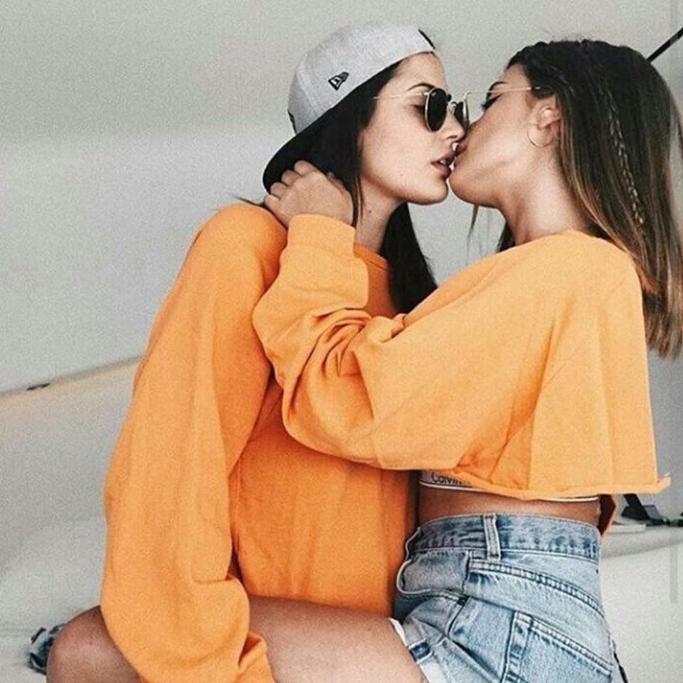 Красивые лесбийские пары