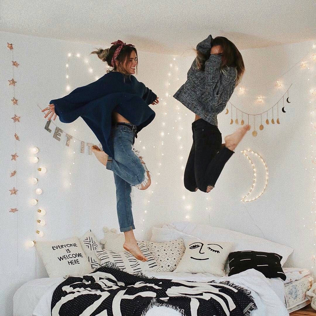 Лучшие подруги намночевке