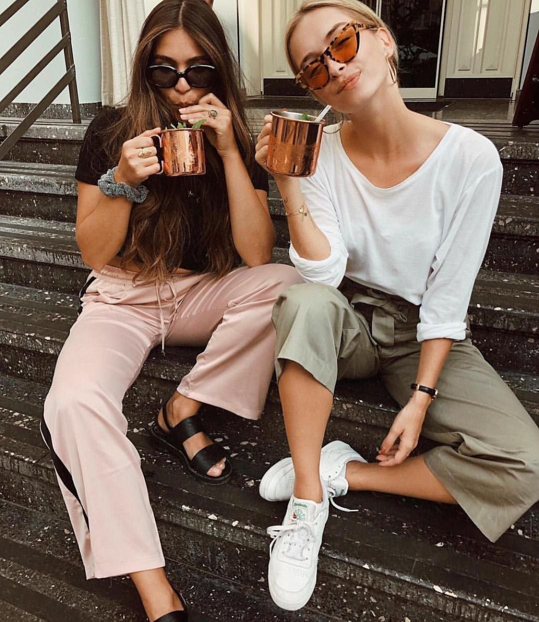 Модные девушки подруги