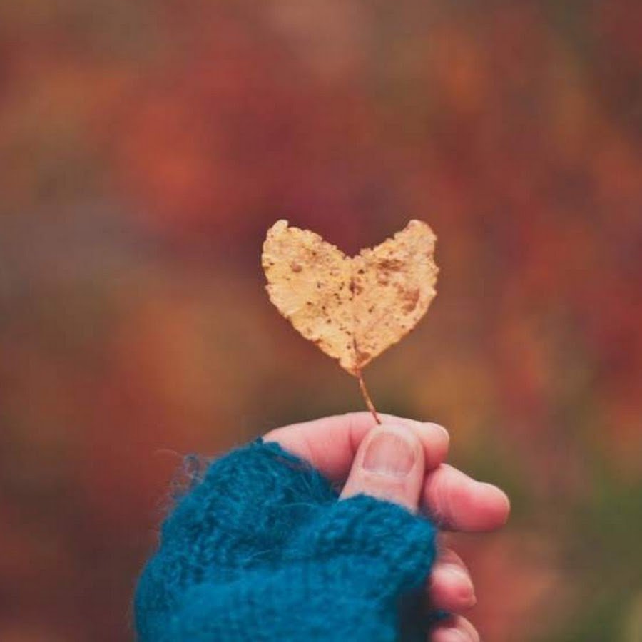 Грустная девушка мусульманка