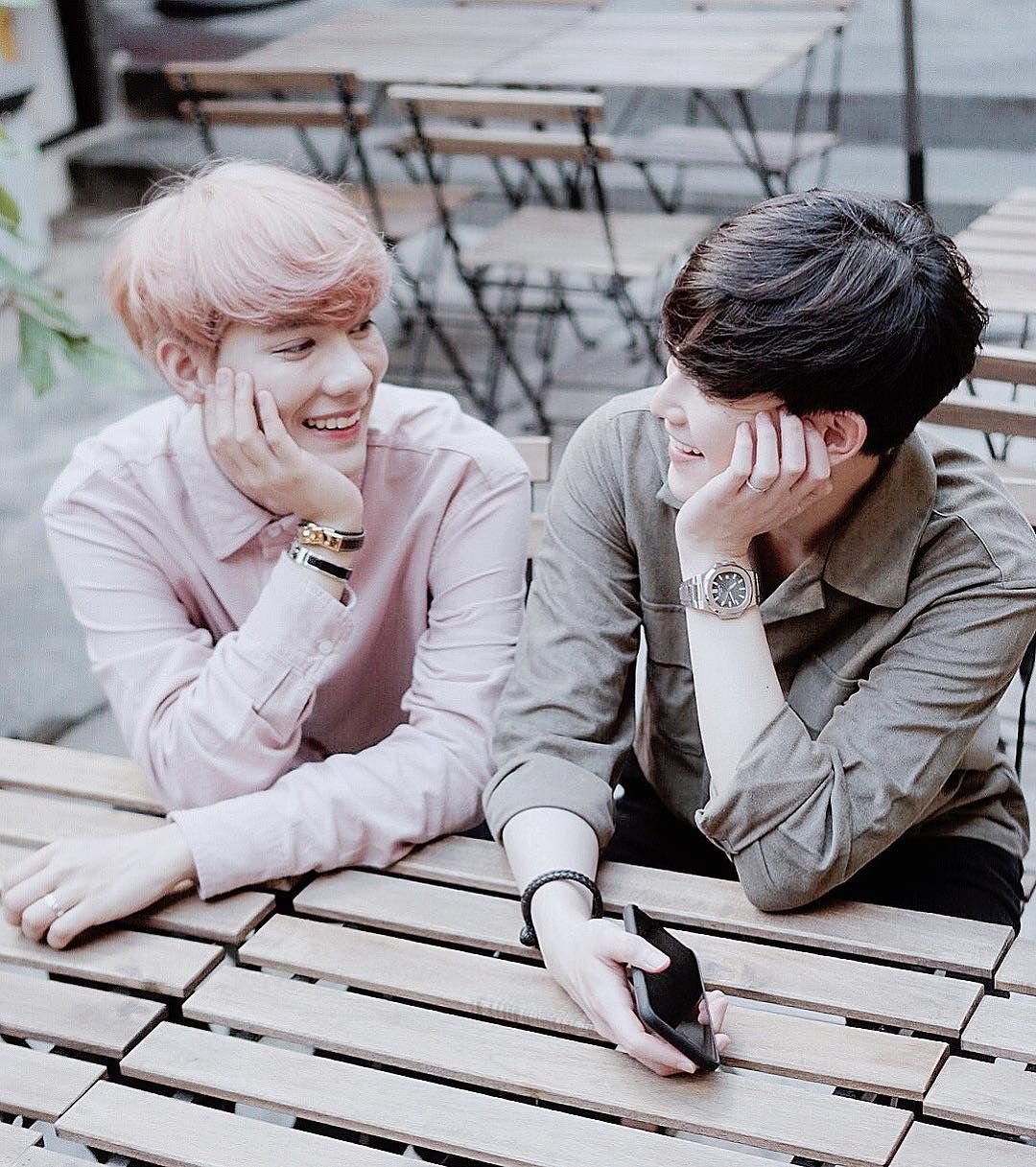 Красивая пара подростков