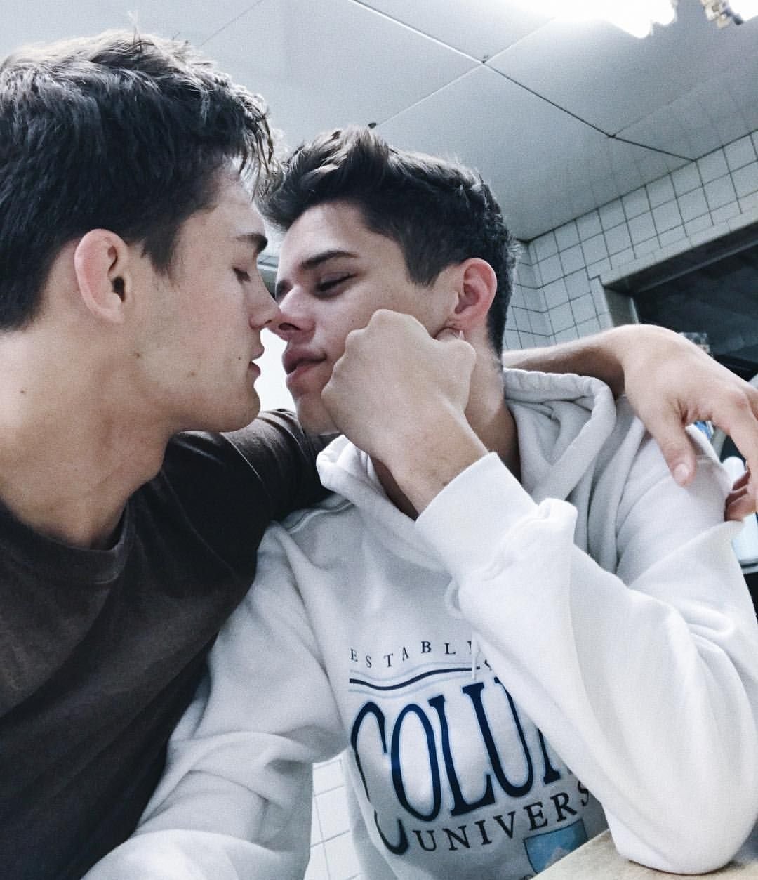 Корейские парни друзья Эстетика