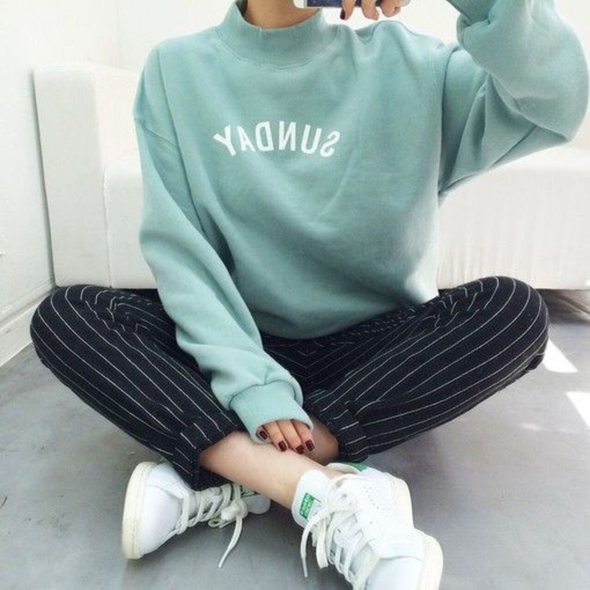 Корейские девушки в черном