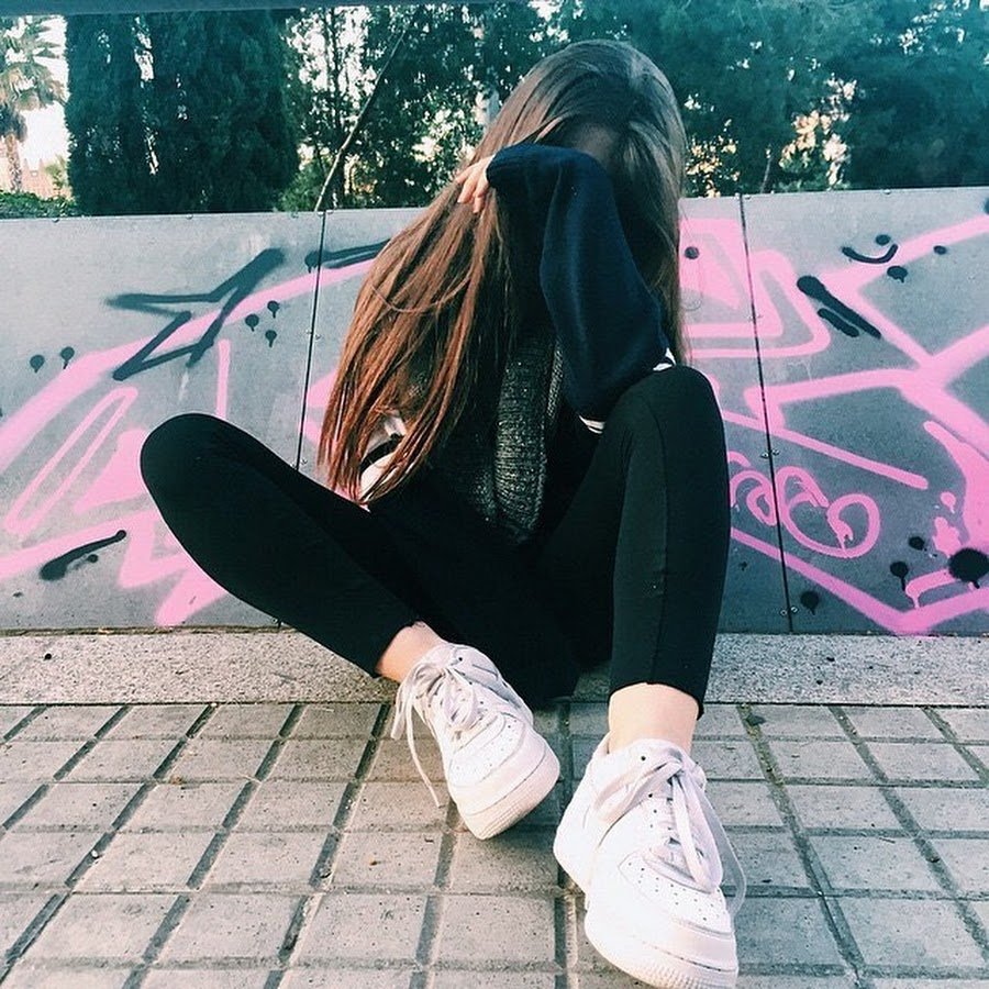 Красивые девочки без лица