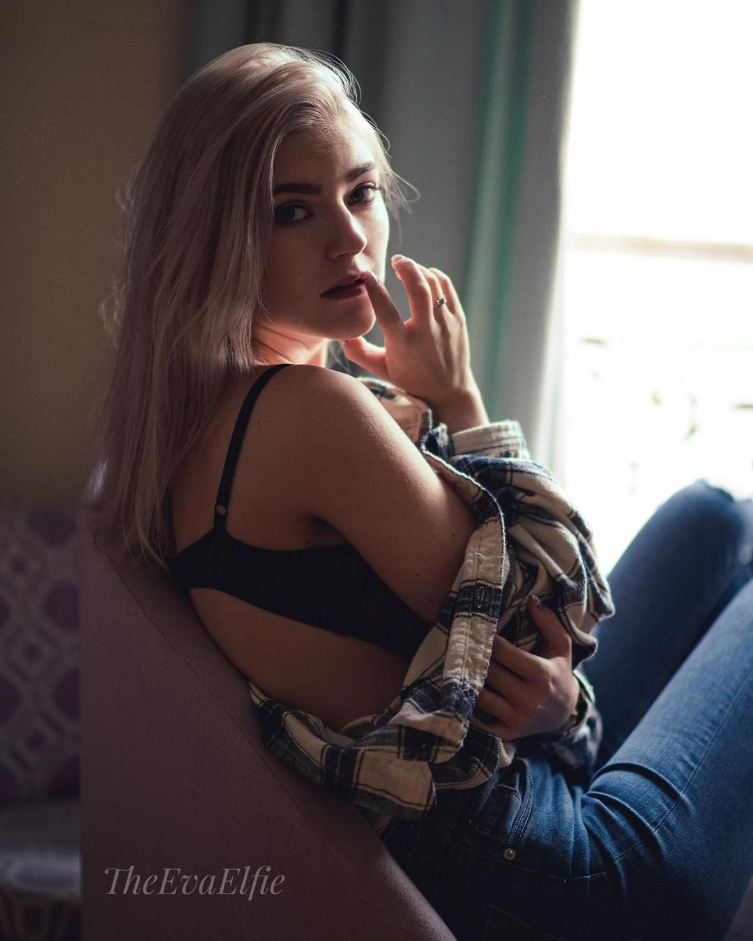 Ева Ловия инстаграмма