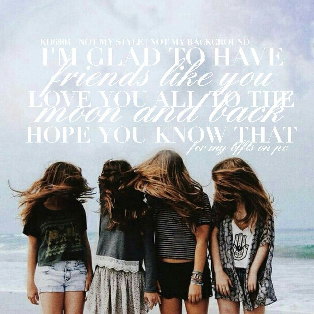 Две девушки со спины