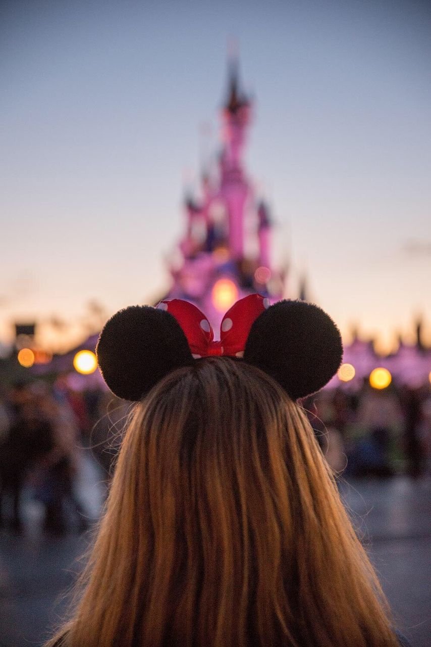 Girly_m плачет