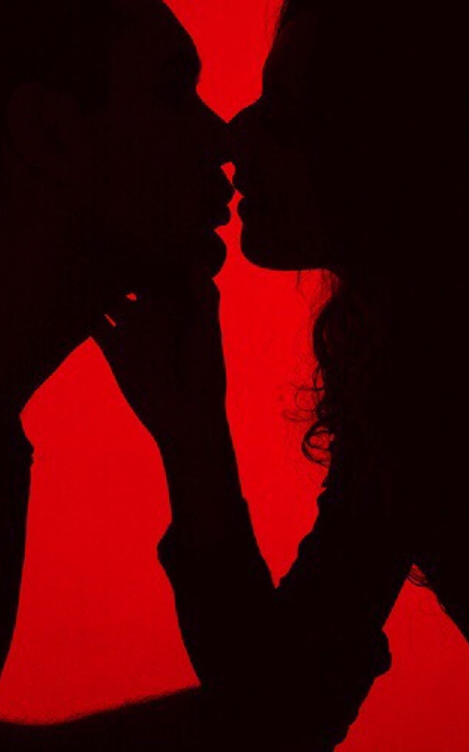 Красная аватарка