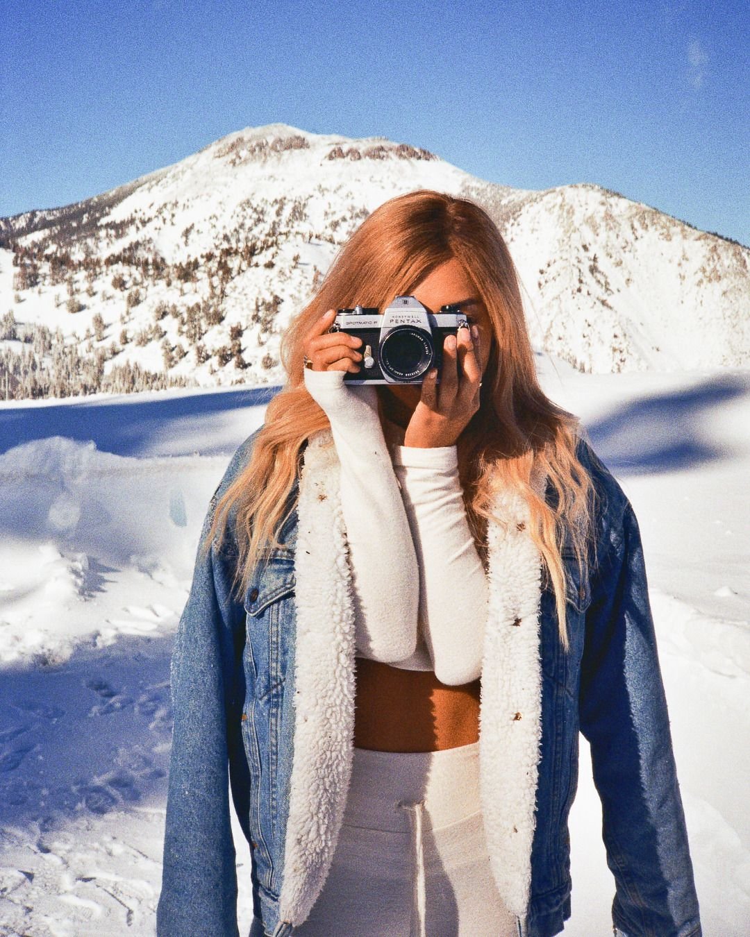 Девушка с рюкзаком