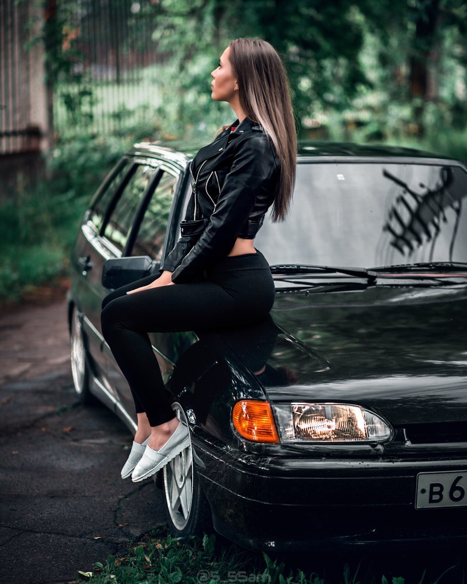 Девушка с ЧЕТЫРКОЙ