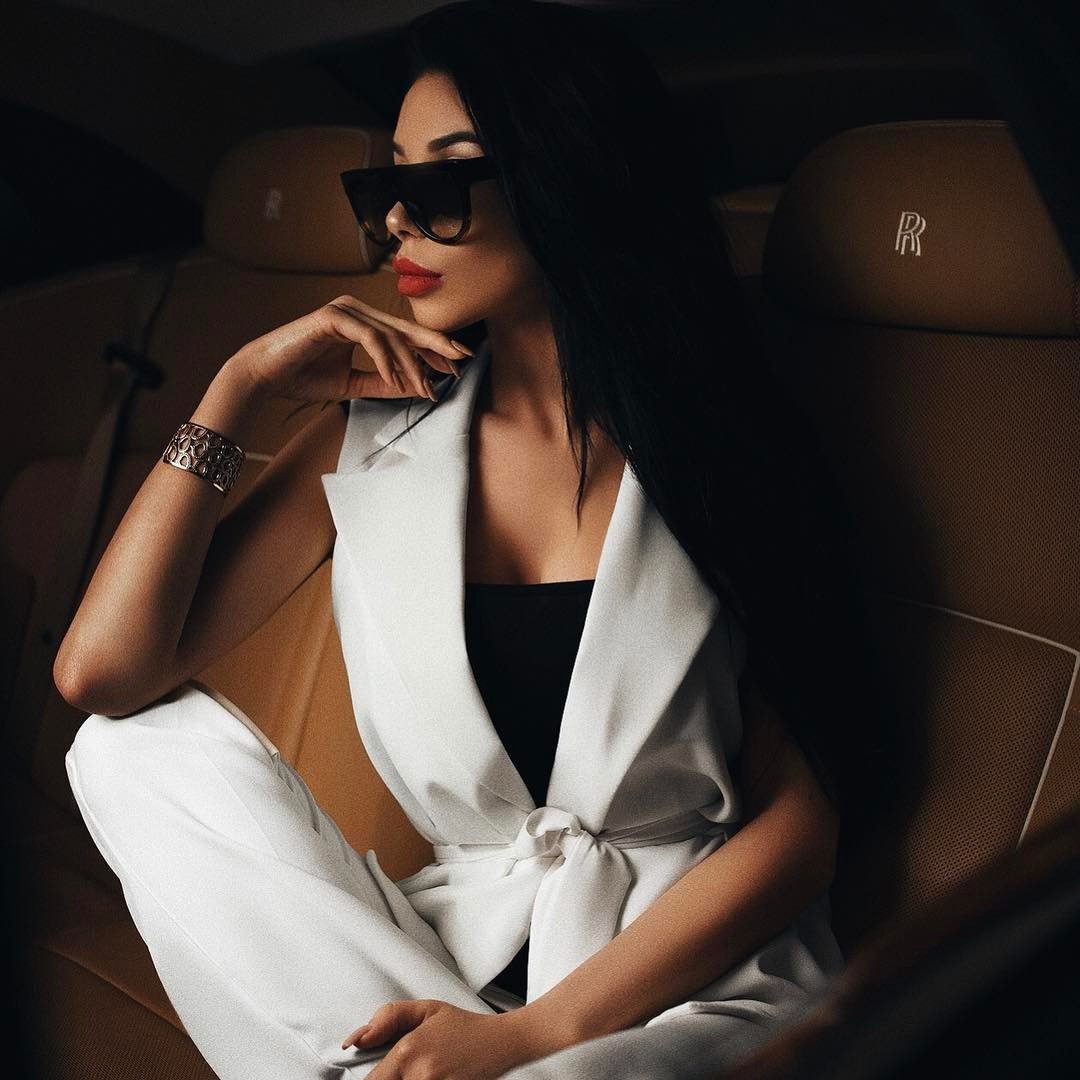 Марина ласвик в солнцезащитных очках