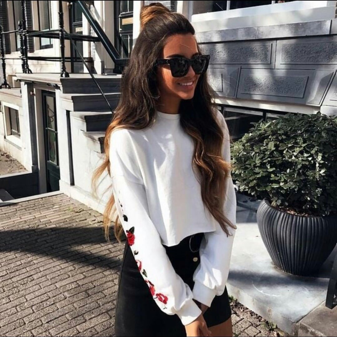 Стильная девушка без лица