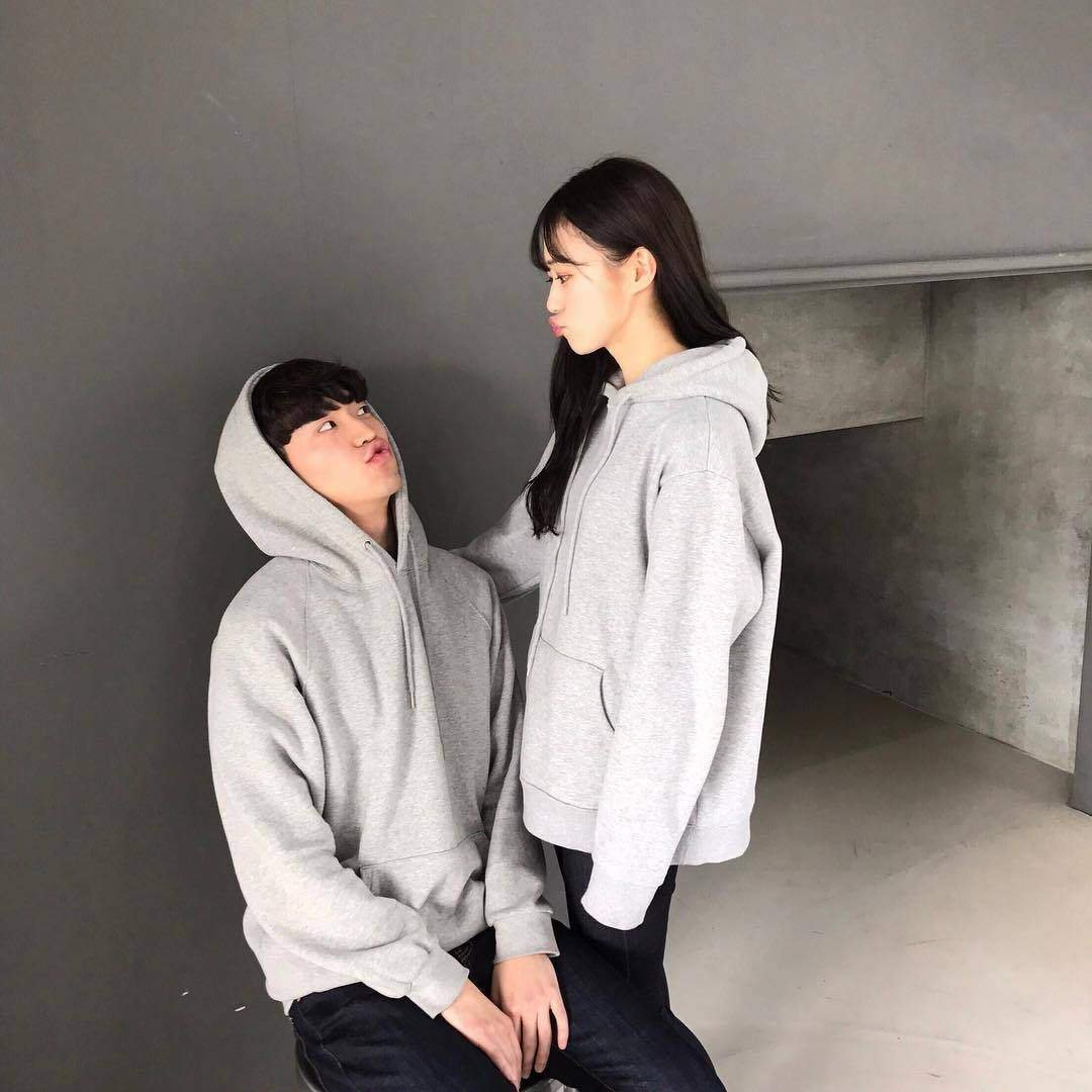 Корейские парочки в обнимку