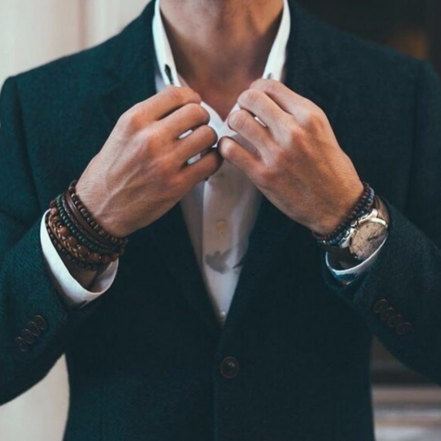 Бородатый мужчина с сигаретой