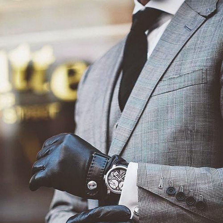 Хулиган в капюшоне