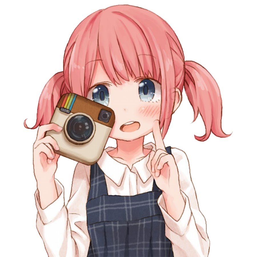 Аниме девушка фотографируется