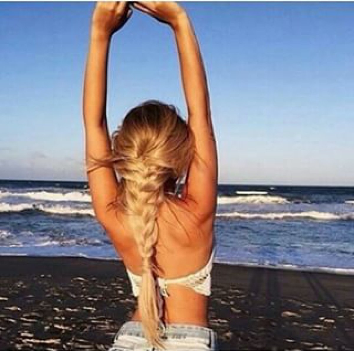 Красивые шатенки в бейсболке