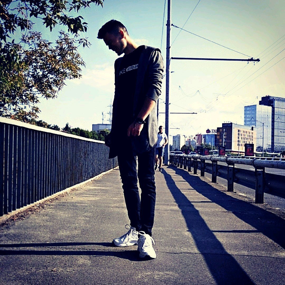 Даня Багров