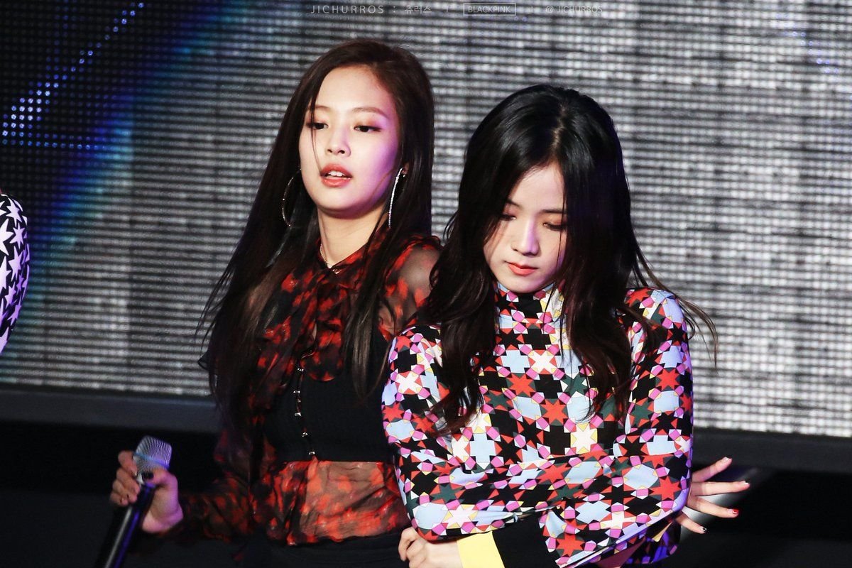 Black Pink Jennie Rose