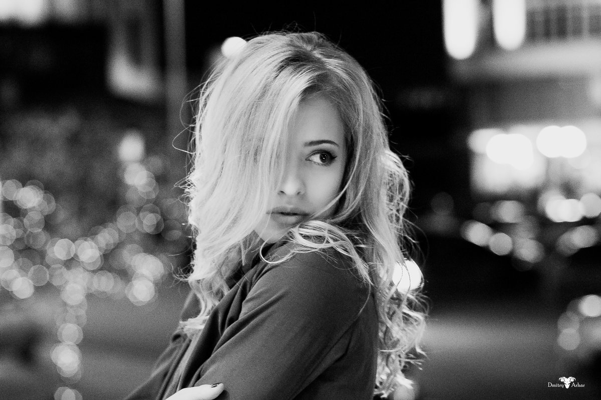 Девушка черно белое