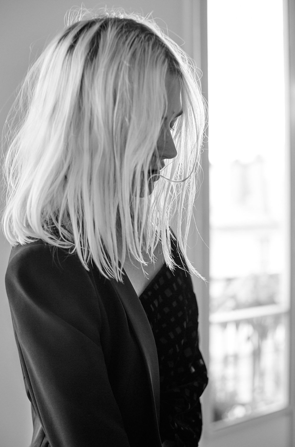 Блондинка в темноте