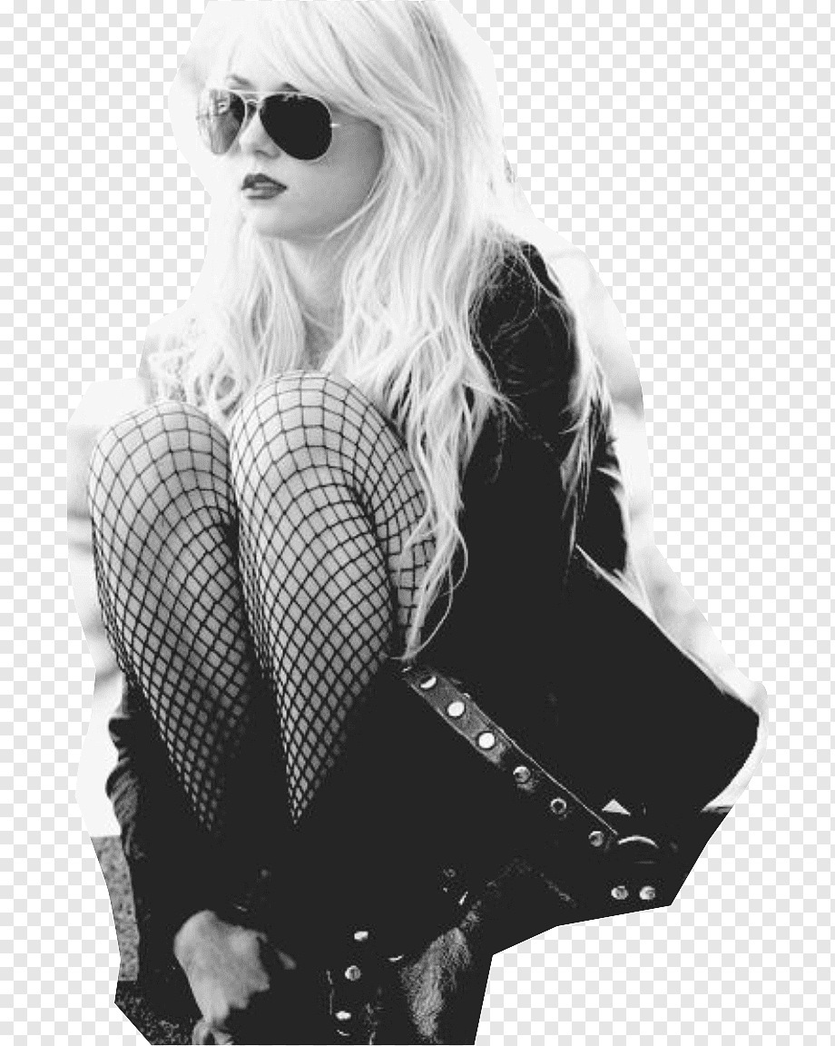 Блондинка средний палец