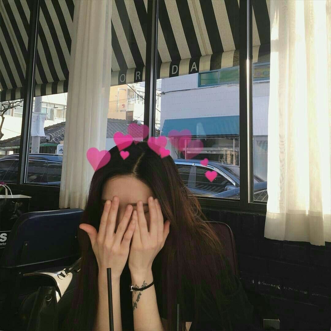 Эстетика тела девушки в одежде