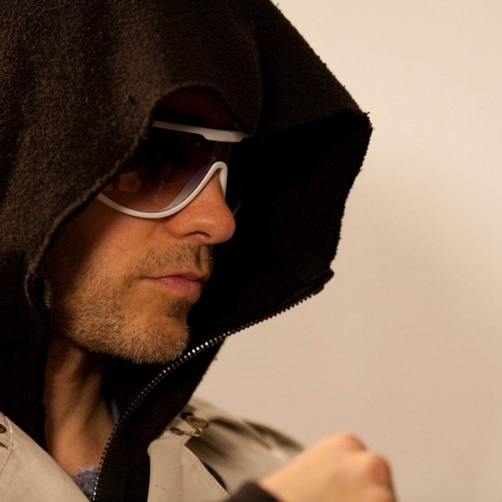 Фото мужчин на аватарку в очках