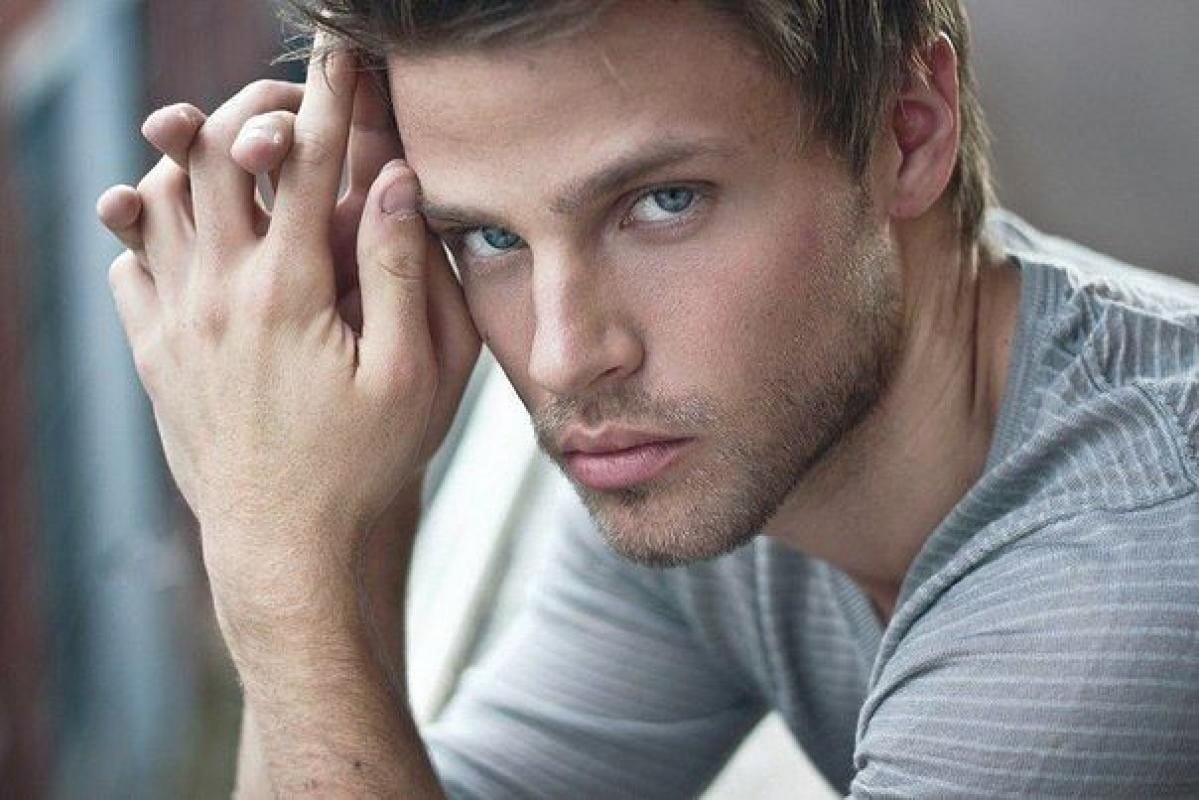 Человек в капюшоне