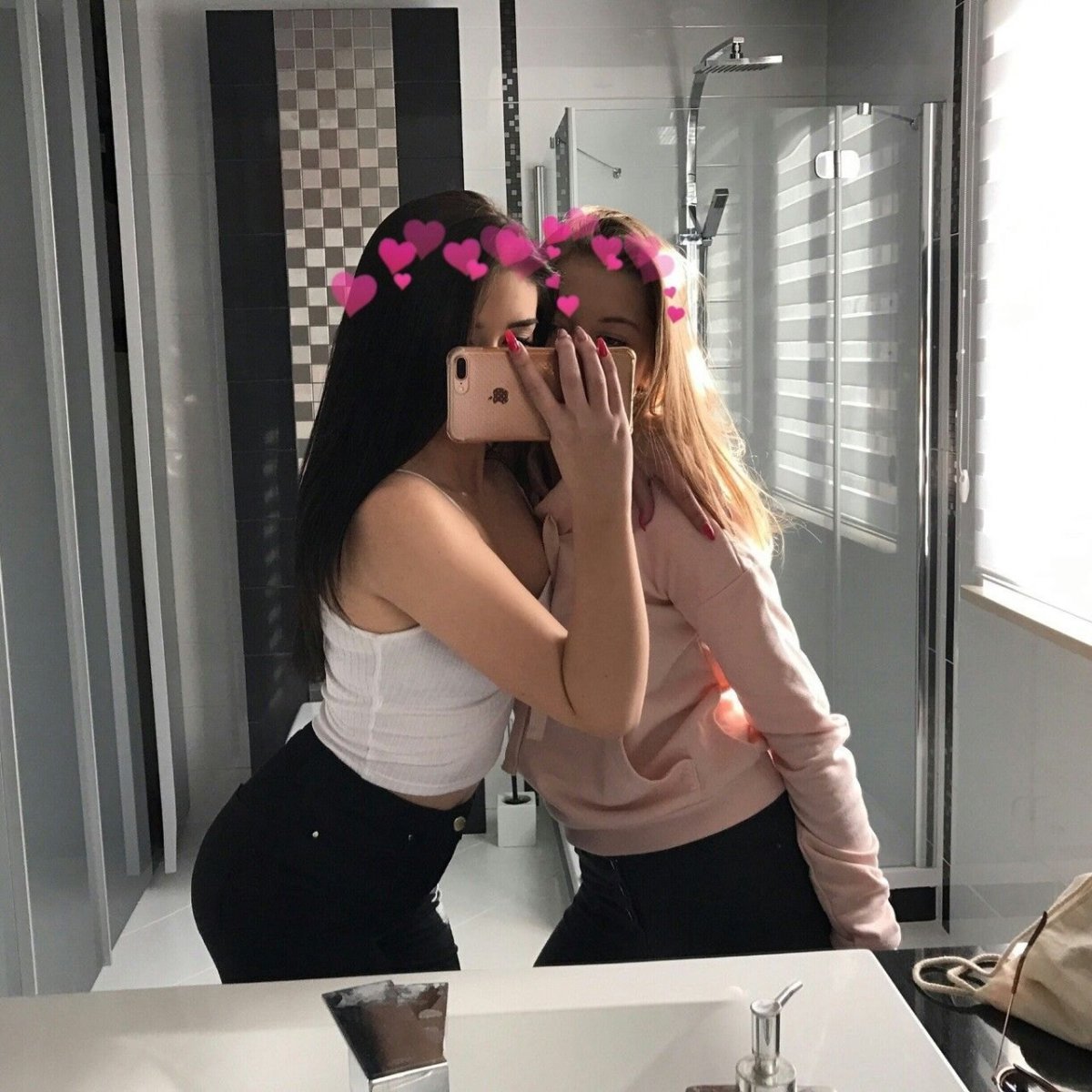 Подруги нарисованные