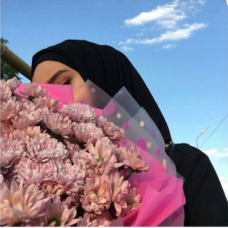 Мусульманка с черными волосами