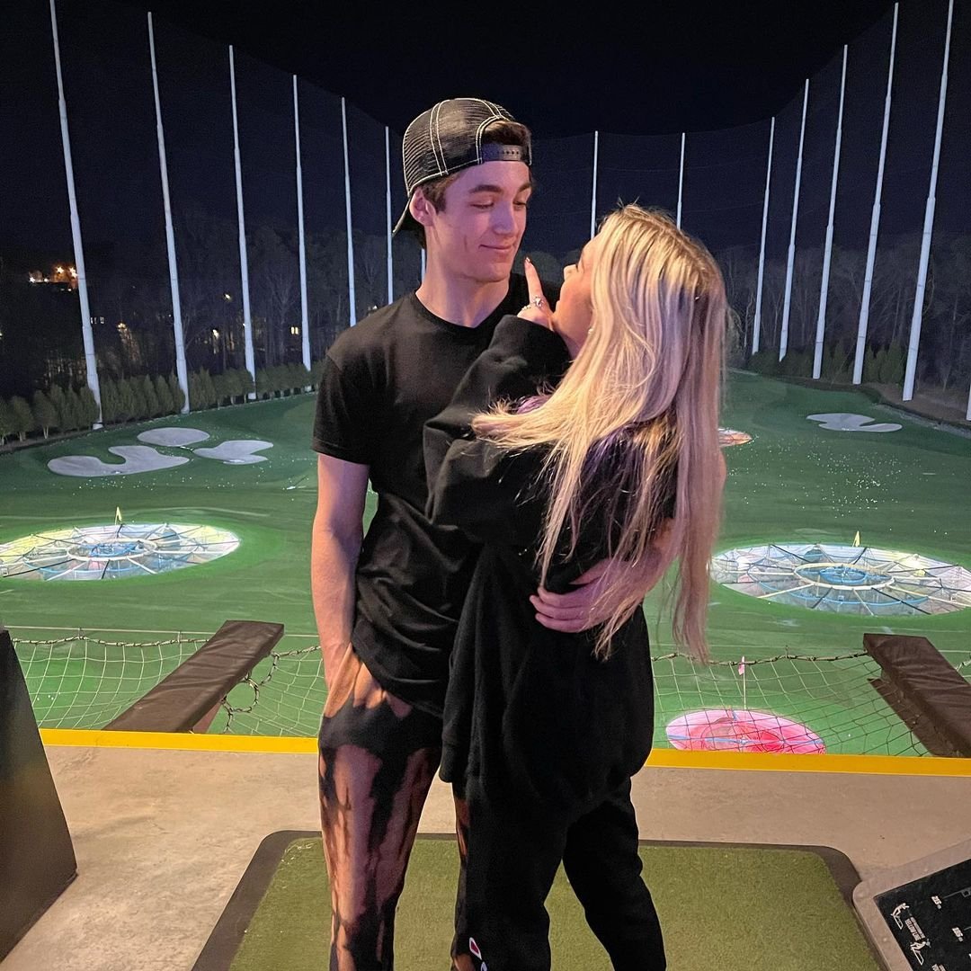 Девушки в мультяшном стиле