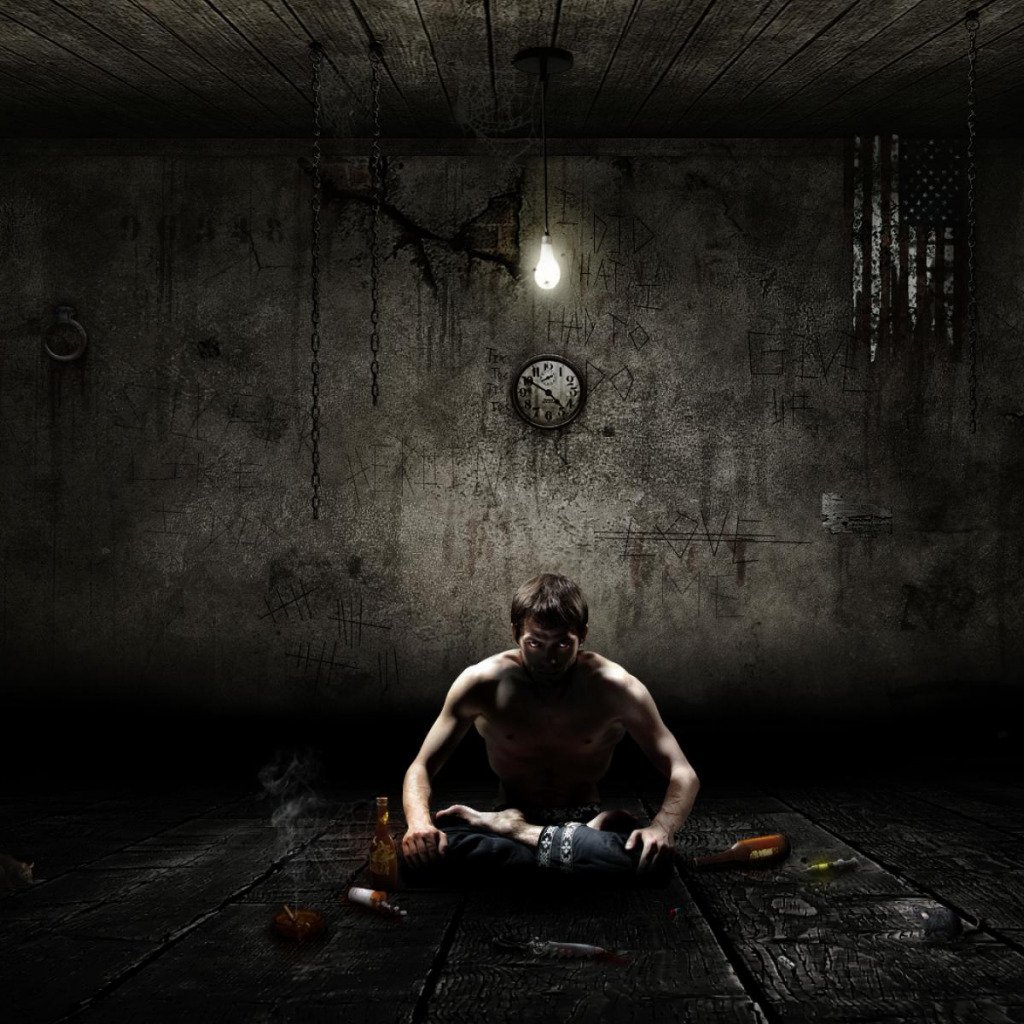 Человек на берегу озера