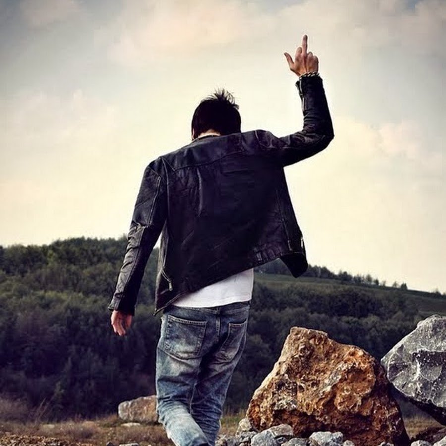 Человек в капюшоне