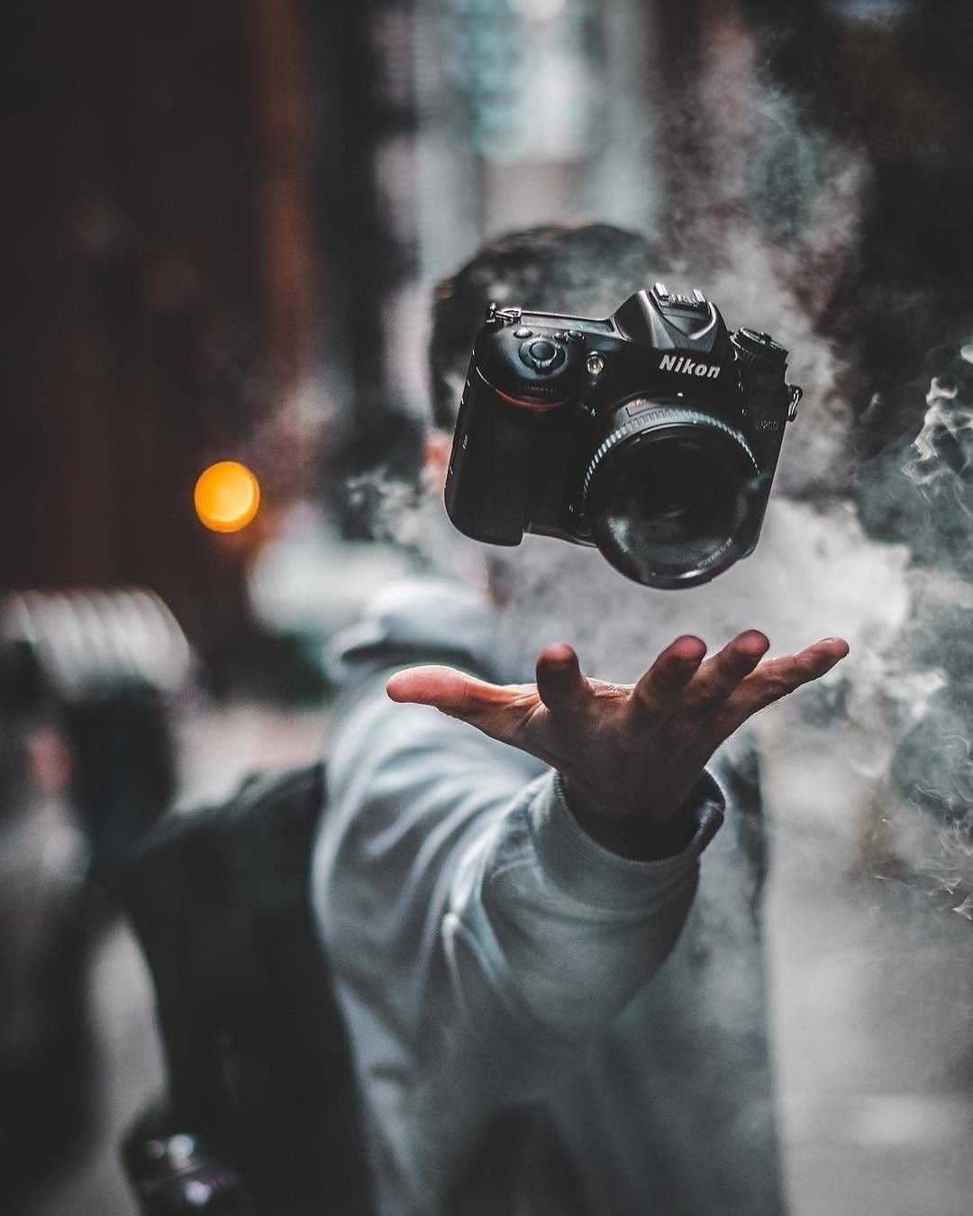 Парень с фотоаппаратом