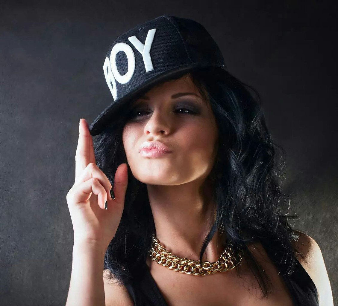 Дерзкая девушка