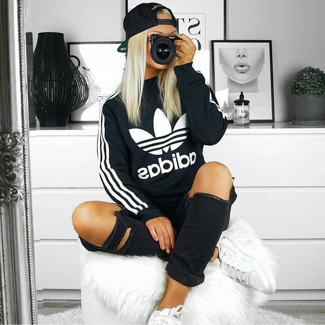 Образ с розовыми очками