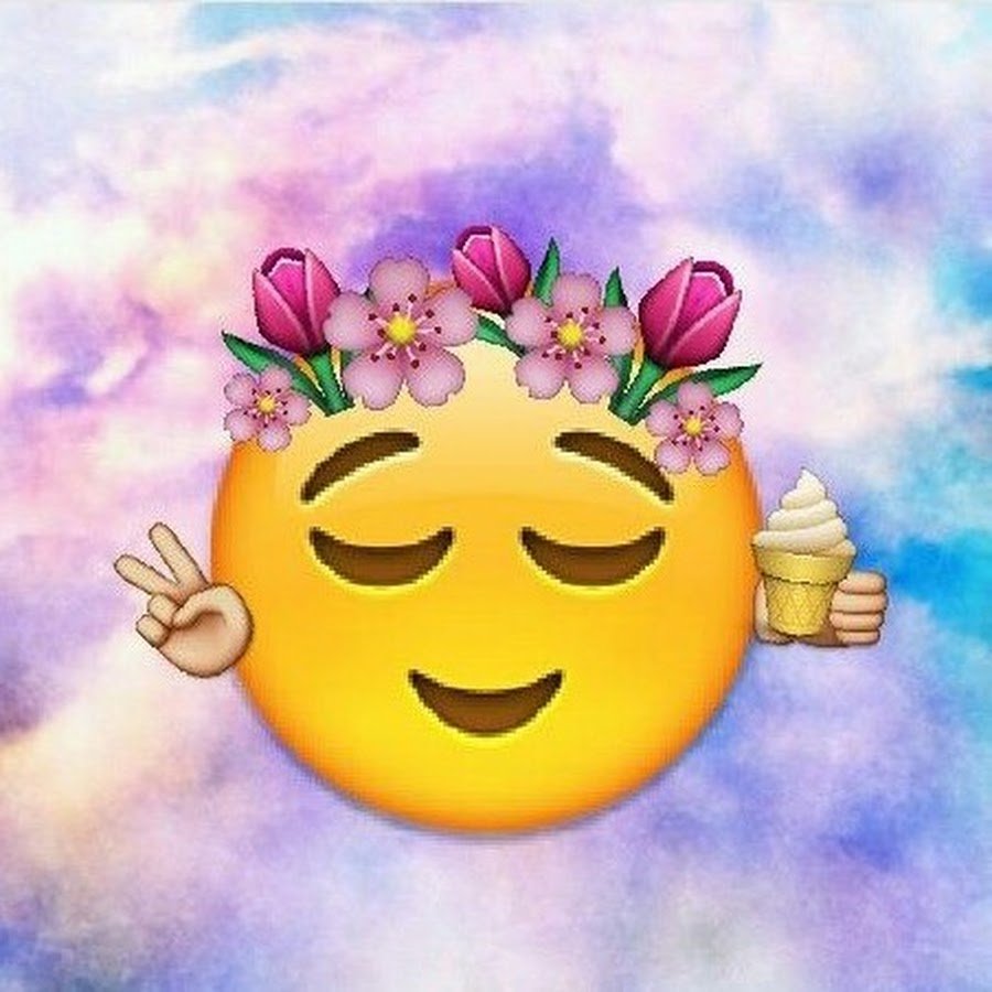 Девушка в шляпке со спины