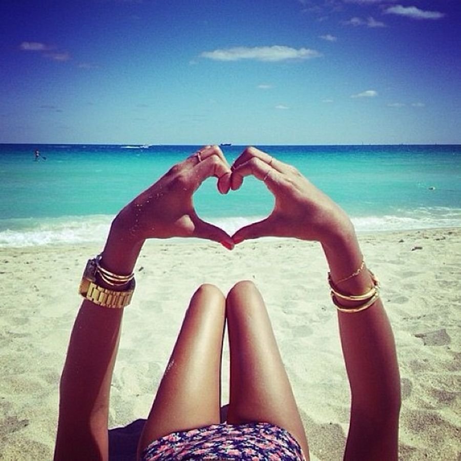 Девочка в отпуске рисунки