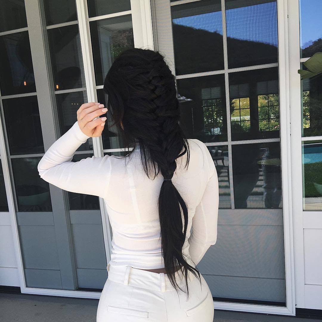 Кайли Дженнер со спины