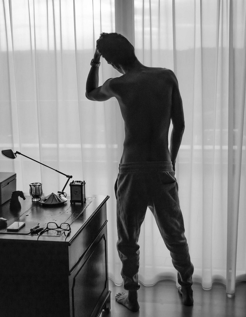 Красивые парни со спины